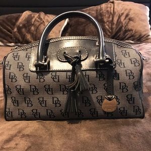 Dooney & Bourke hand bag
